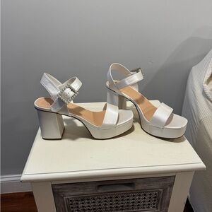 White/Ivory Pearl Size 9 Wedding Heels
